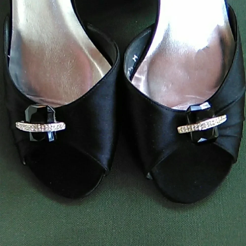 Stuart Weitzman Satin  Embellished Jeweled Heels - Picture 2 of 8